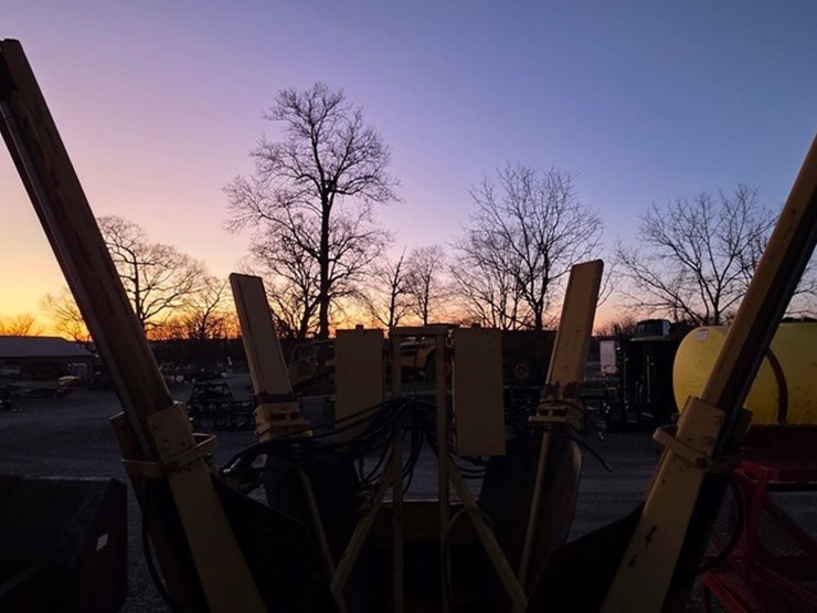 ts-44t-skidloader-tree-spade-image-10