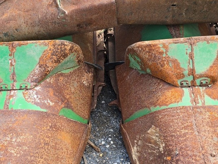 john-deere-444-image-8