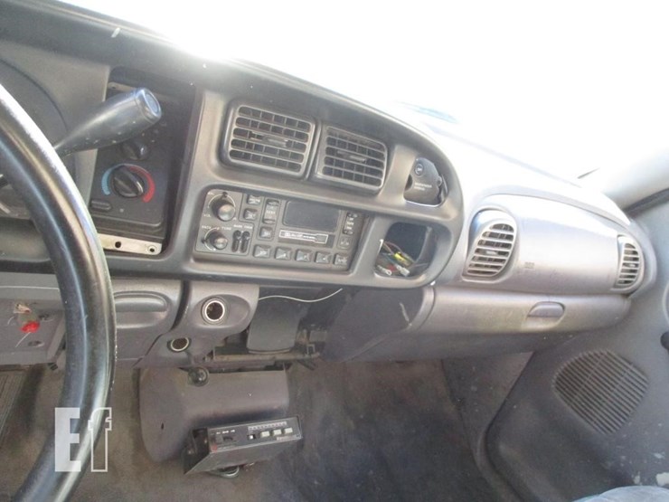 2002-dodge-2500-image-8