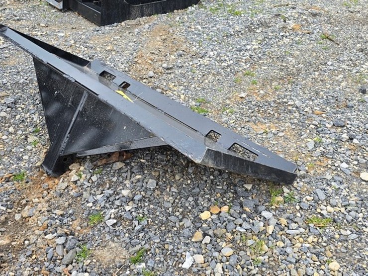 new-kivel-skidlaoder-hitch-image-1