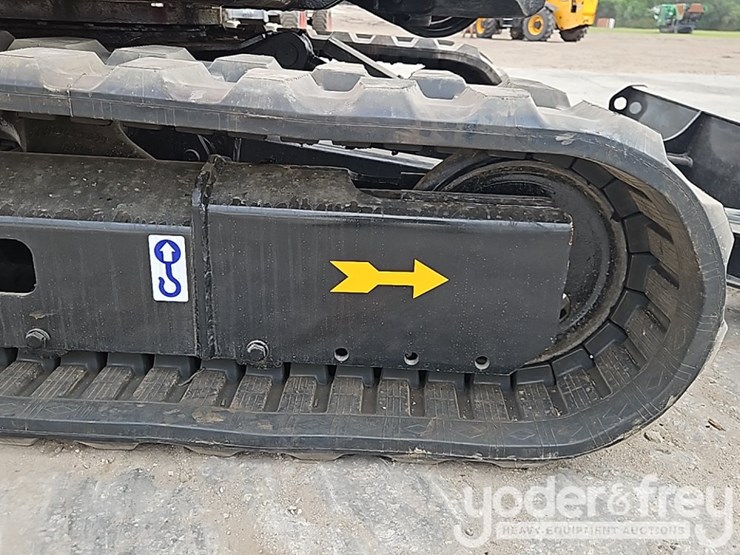 2011-hitachi-zx50u-3f-image-12