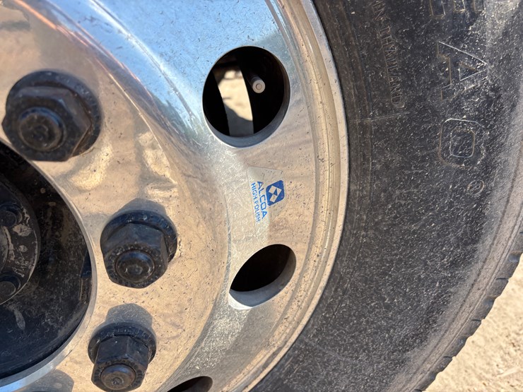 2010-ford-f750-image-27