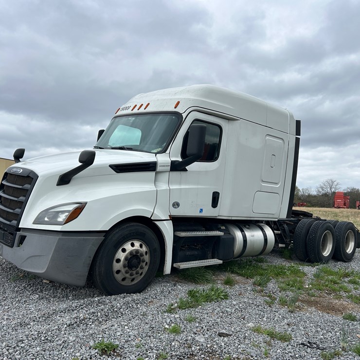 2019 FREIGHTLINER CASCADIA 126