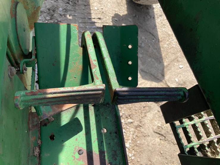 1961-john-deere-2010-image-40