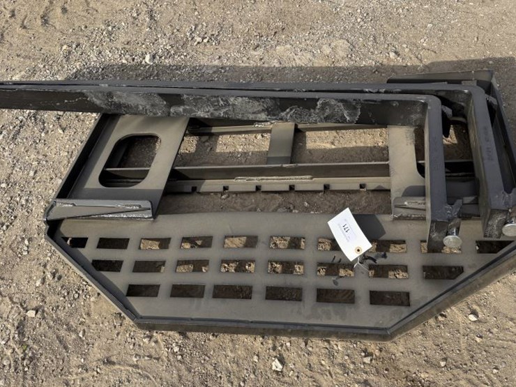 #171-•-skid-steer-forks-image-1