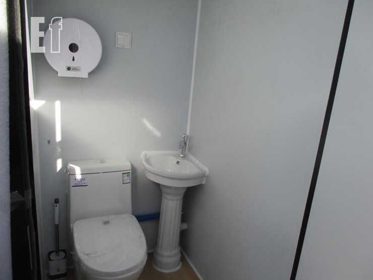 47"-x-86"-x-85"-double-stall-bathroom-image-10