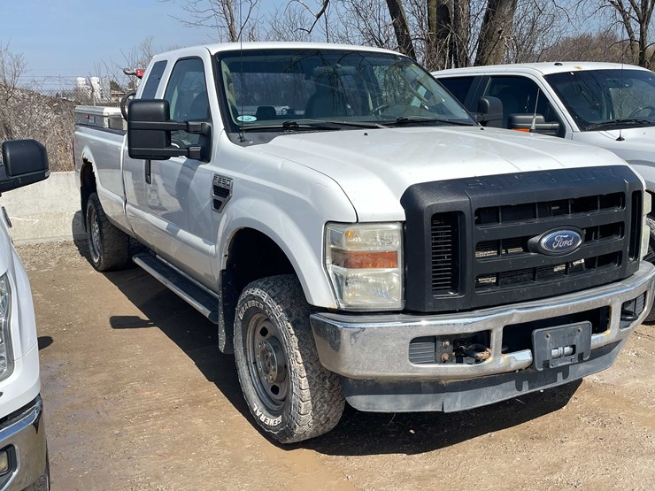 #5672-•-2010-f250-4x4-extended-cab-(has-wi-title)-image-3