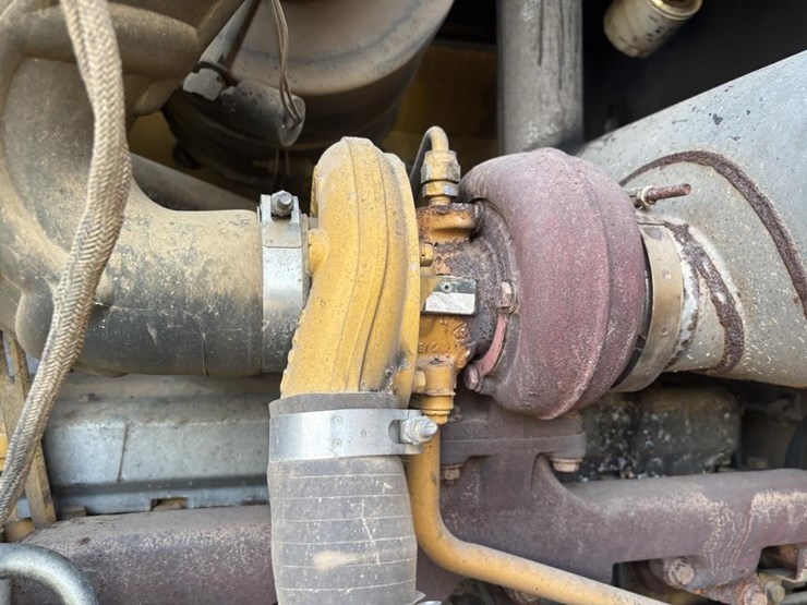 2005-deere-624j-image-61