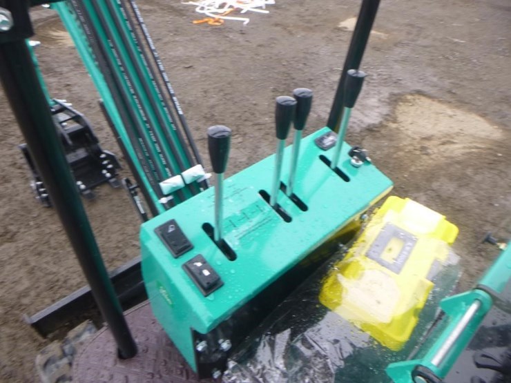 2026-agt-mh12rx-hydraulic-excavator-image-21