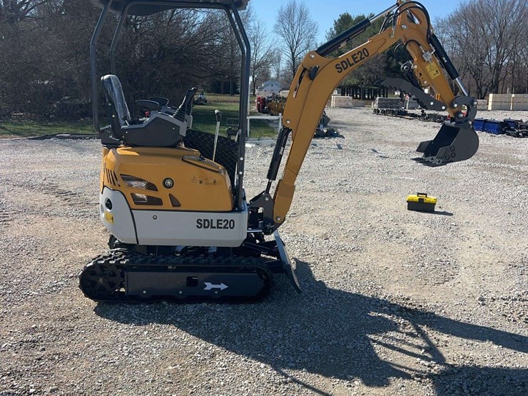 sdlanch-sdle20-mini-excavator-image-4