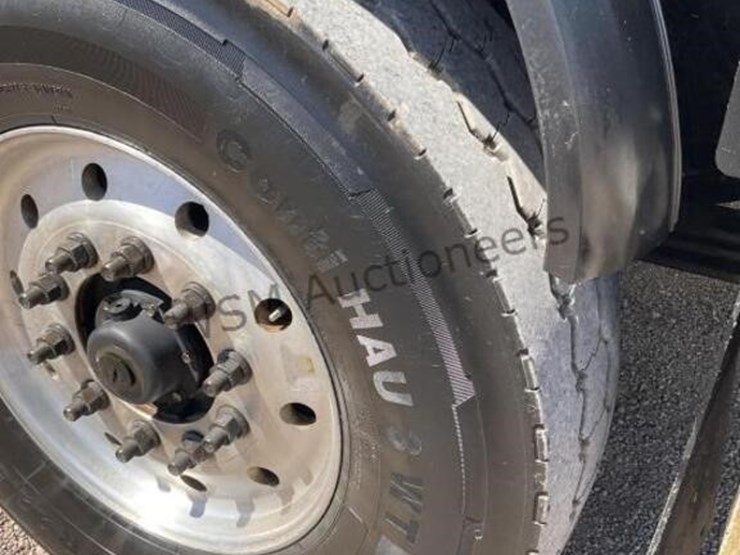 2018-peterbilt-520-image-10