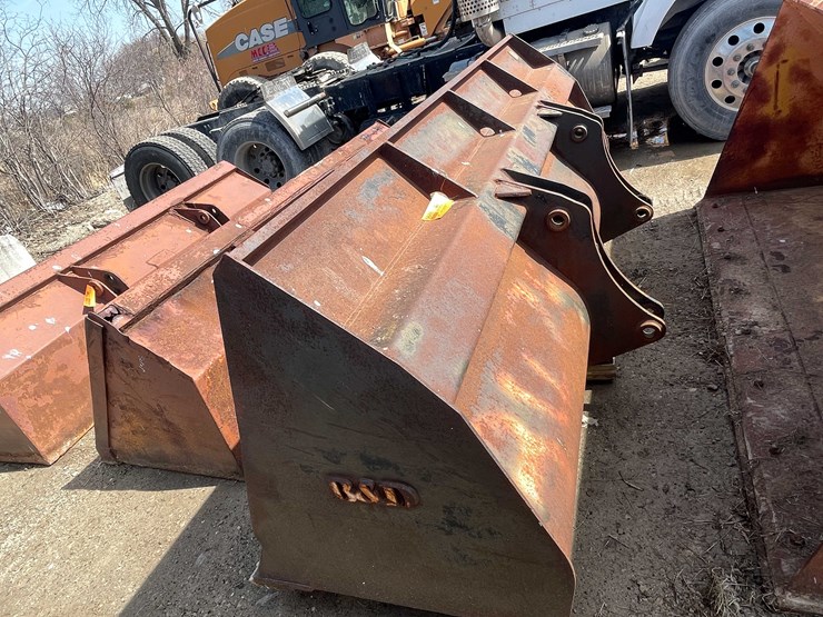 #5686-•-pin-on-bucket-image-8