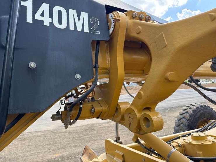 2011-caterpillar-140m2-vhp-plus-image-12