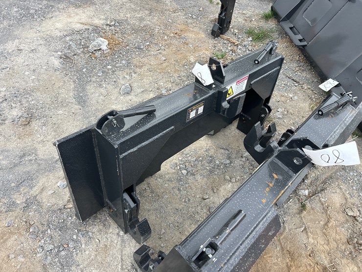 #81-•-skid-steer-to-3pt-quick-hitch-adapter-image-1