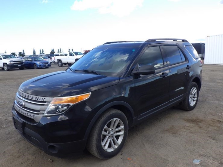 2015-ford-explorer-image-1