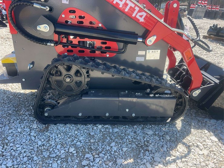 2026-agt-ysrt14-mini-skid-steer-image-11