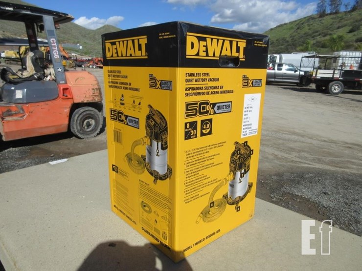 dewalt-stainless-steel-wet/dry-vacuum-image-2