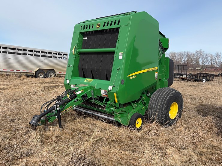 john-deere-560m-image-9