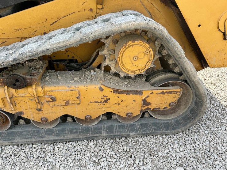 2020-caterpillar-259d3-image-19