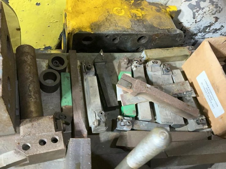 #233-•-steel-shelf-and-contents-image-4