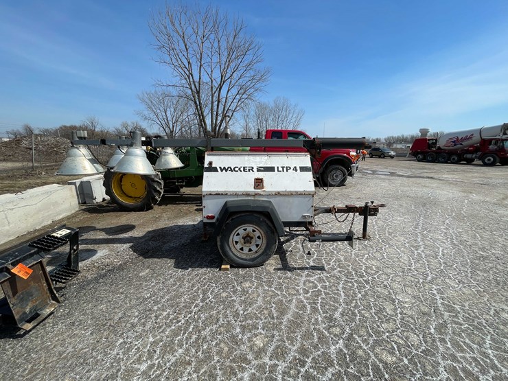 #5692-•-wacker-light-tower-image-4