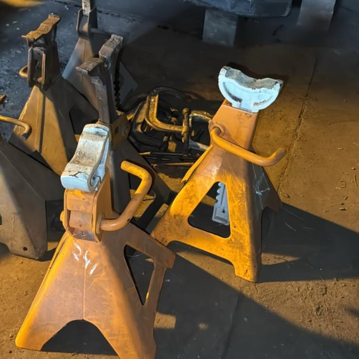 #241 • 6 Jack Stands
