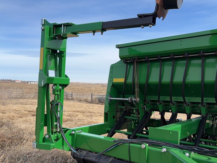 2023-john-deere-1590-image-16