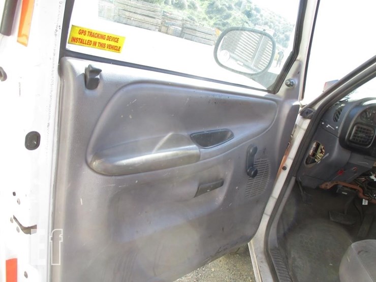 2002-dodge-2500-image-11