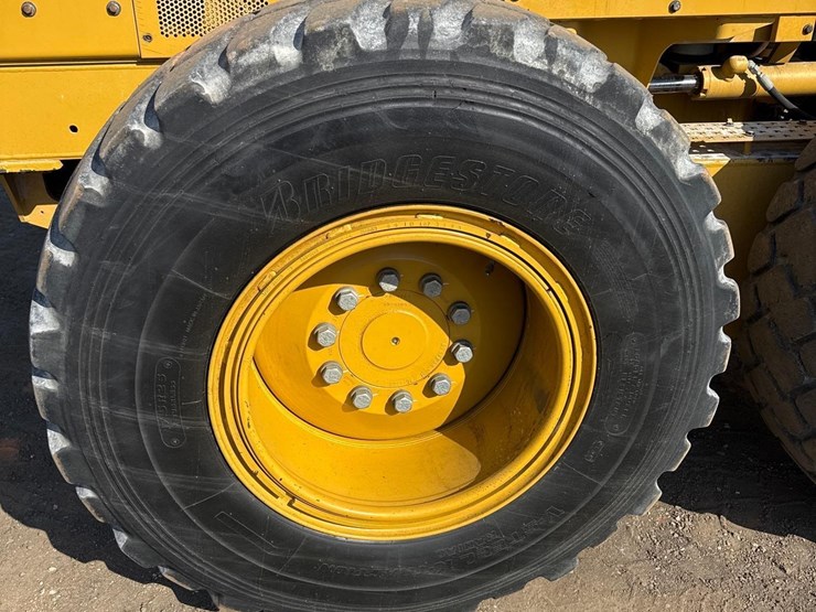 2019-caterpillar-120m-image-20