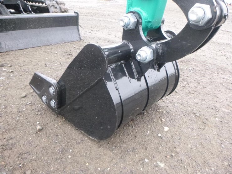 2026-agt-h15r-hydraulic-excavator-image-10