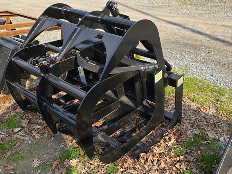 new-jmr-40"-mini-skidloader-grapple-image-3