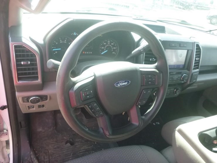 2020-ford-f150-image-12