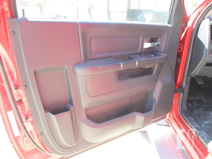 2011-dodge-3500-image-12