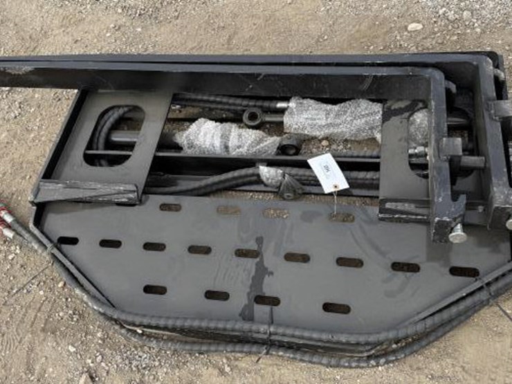 #160-•-skid-steer-hydraulic-side-shift-forks-image-2