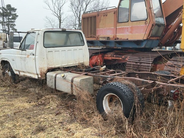 1984-ford-f350-image-3