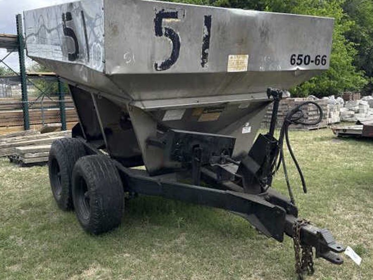 #118-•-tyler-5-ton-fertilizer-spreader-trailer-image-1