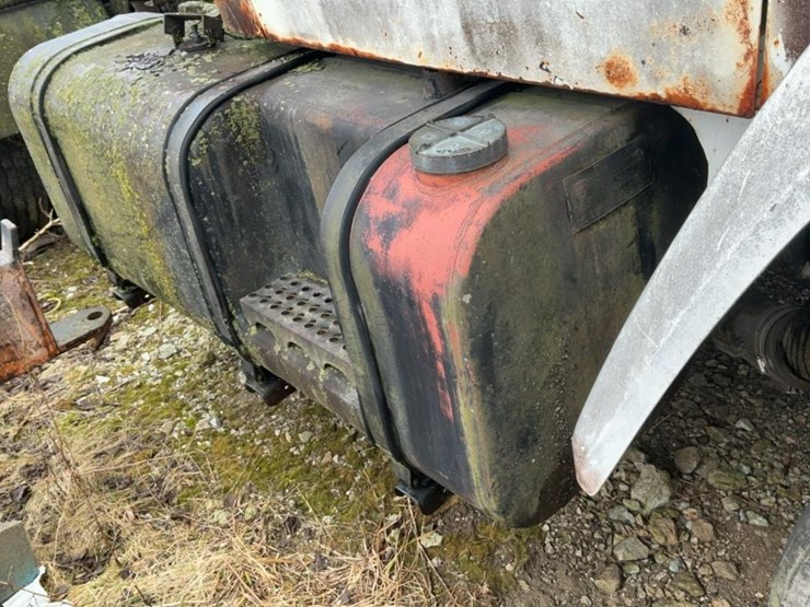 1984-gmc-9500-image-37