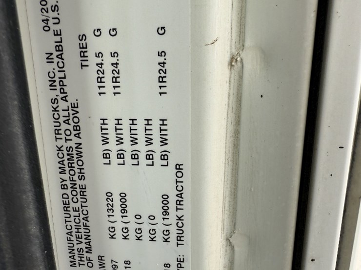 2015-mack-pinnacle-chu613-image-24