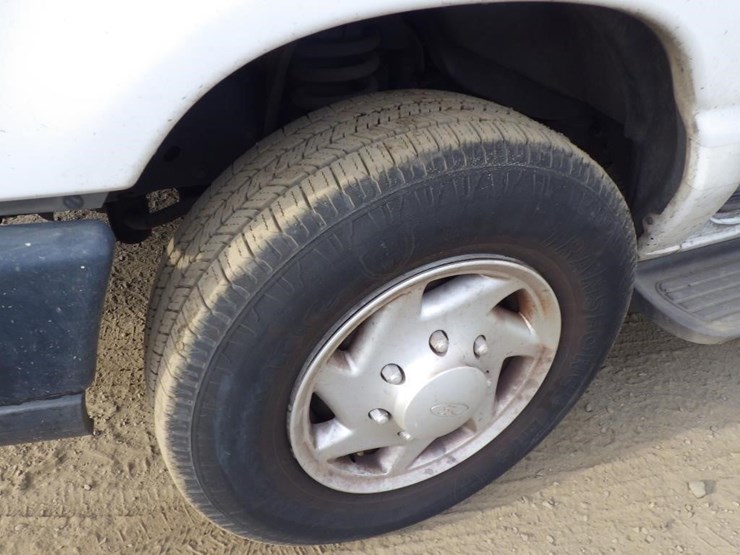 2009-ford-econoline-350-image-13