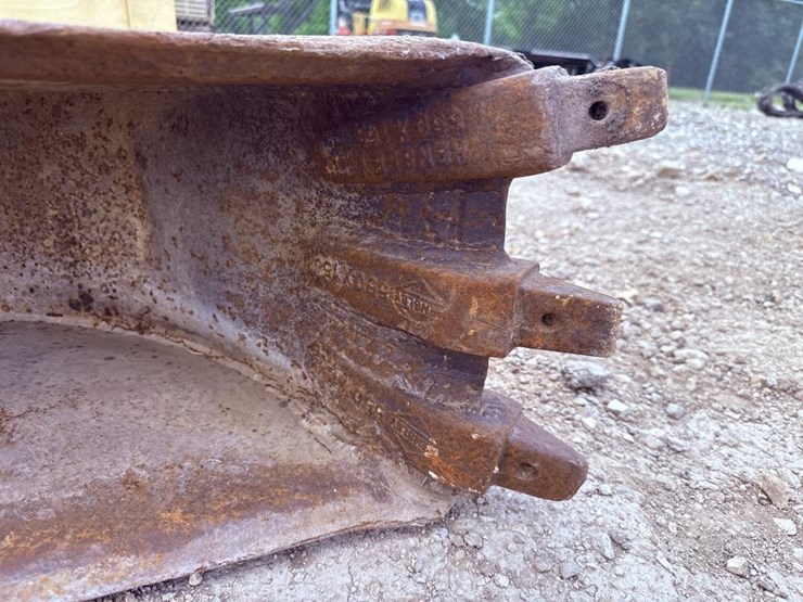 #112-•-used-12"-hensley-excavator-bucket-image-3