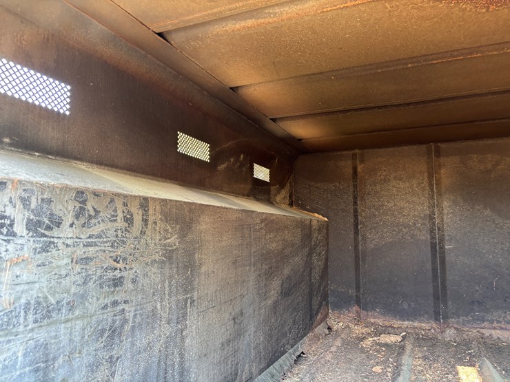 #300-•-2006-gmc-c6500-forestry-chip-truck-image-6