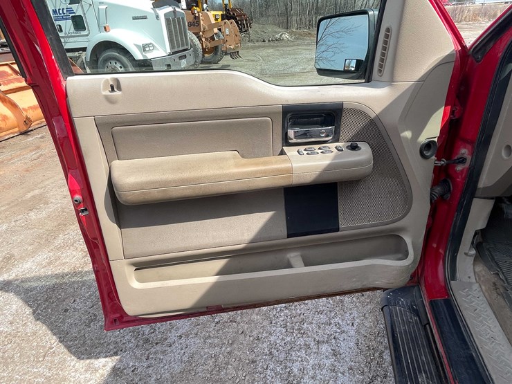 #5675-•-2006-f150-4x4-extended-cab-long-box-(has-wi-title)-image-59