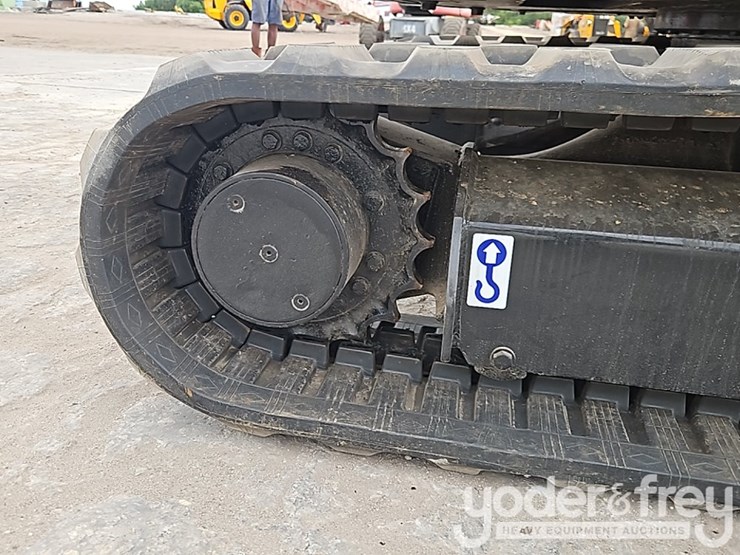 2011-hitachi-zx50u-3f-image-9