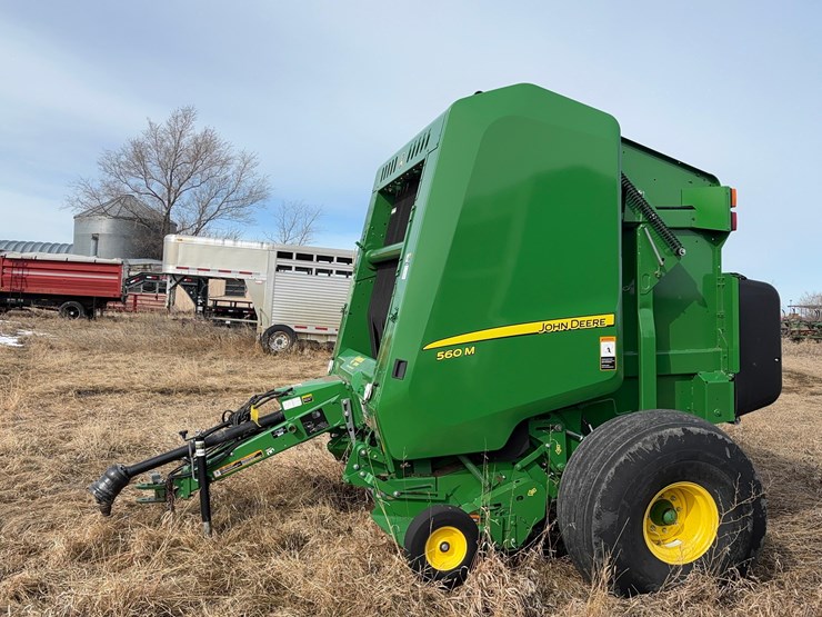 john-deere-560m-image-10