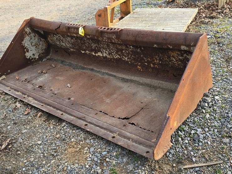 78"-skidloader-bucket-image-4