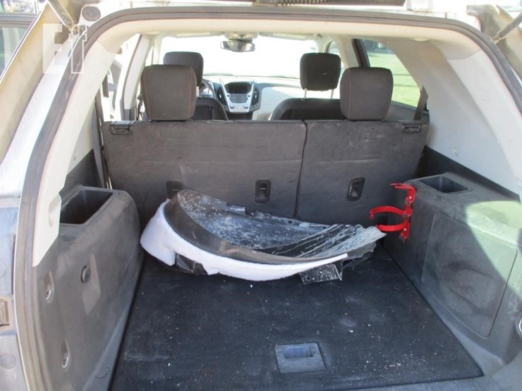 2016-chevrolet-equinox-ls-image-14