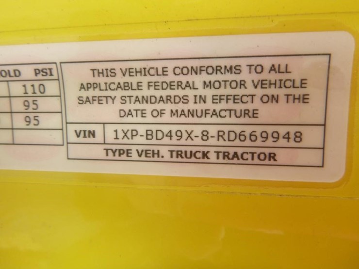 2024-peterbilt-579-image-30