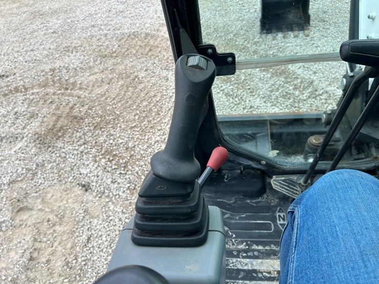 2022-bobcat-e50-image-27