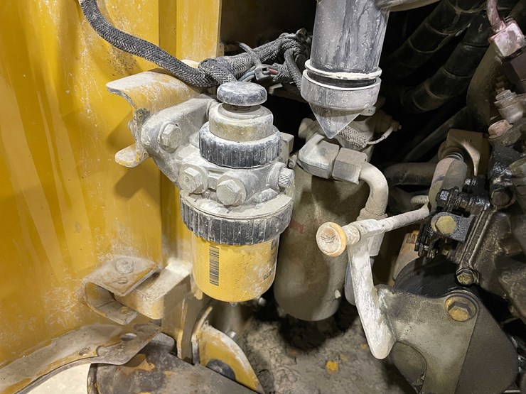 2012-caterpillar-226b3-image-11
