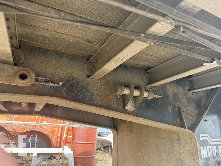 2013-2013-mov-hall-trailer-image-29